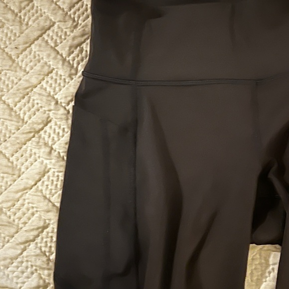 Athleta ultimate stash 7” short, Sz M - Picture 5 of 5